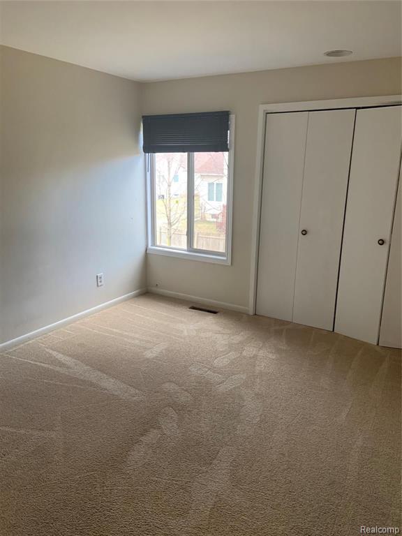 Building Photo - 6320 Laurentian Ct