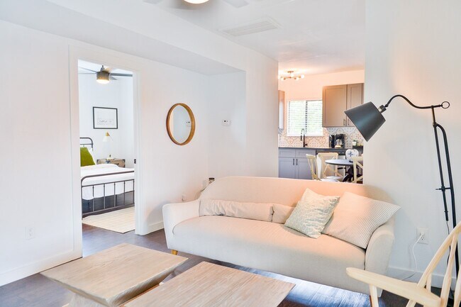 Building Photo - 2300 Stanford St