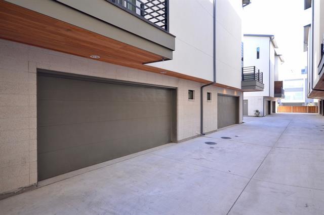 Building Photo - 2111 Bennett Ave