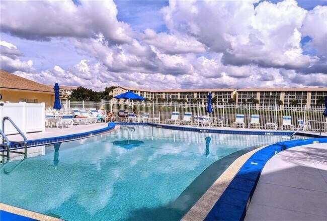 Building Photo - 3668 Lake Bayshore Dr
