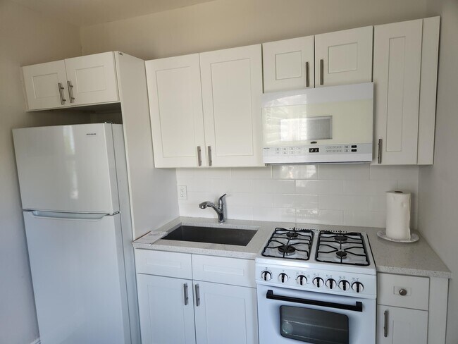 Building Photo - 405 2nd Ave S