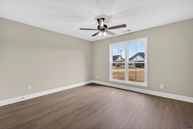 Building Photo - 213 Saraland Trl