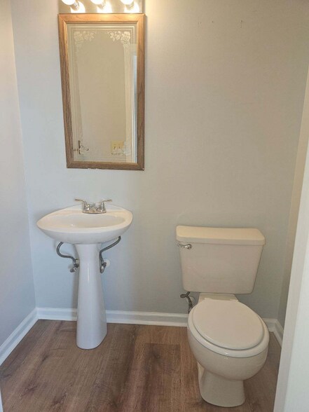 Building Photo - 378 River St