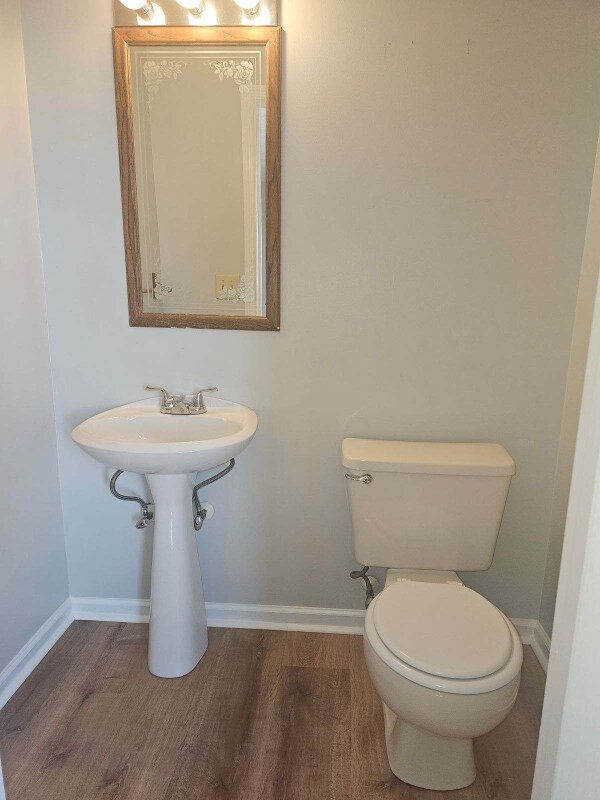 Building Photo - 378 River St