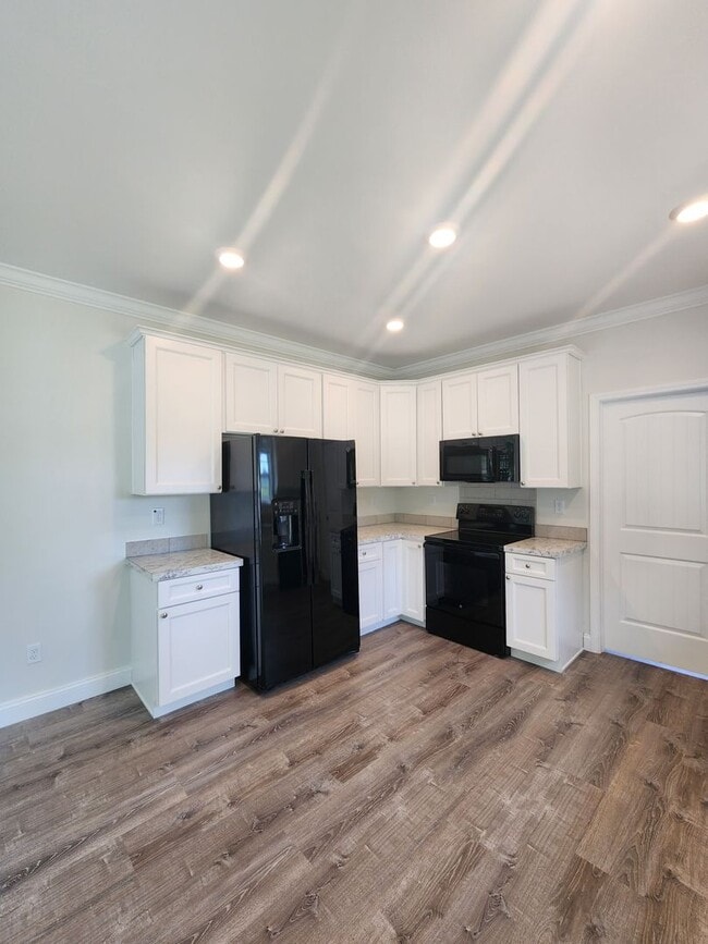 Building Photo - 68 Brevard Knoll Dr