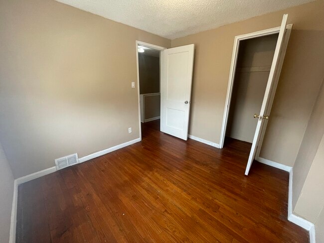 Building Photo - 3453 Ewald Cir