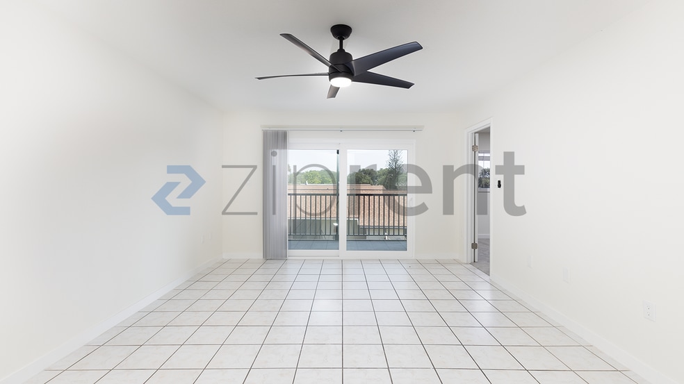 Building Photo - Unit 203