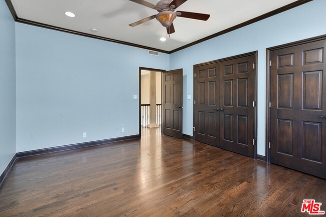 Building Photo - 1036 El Medio Ave