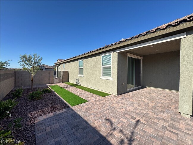 Building Photo - 7490 Lush Oasis Ave.