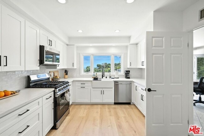 Building Photo - 14858 Round Valley Dr