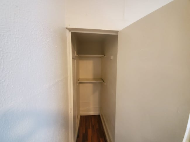 Building Photo - 2 Br Apartment on 28th St.