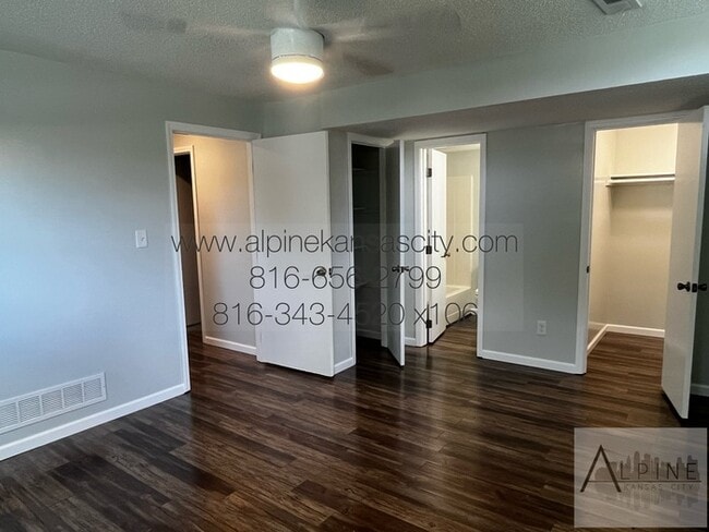 Building Photo - Northland Split Level All Electric!