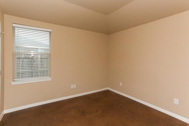 Building Photo - 4409 Cambridge Dr