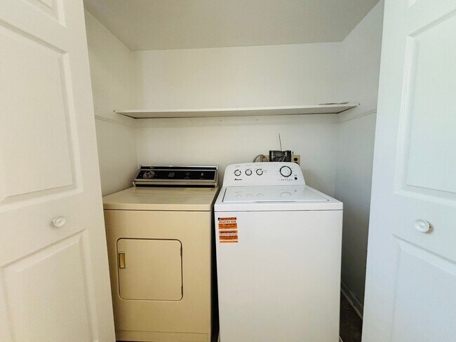 Building Photo - 108 Chowning Pl
