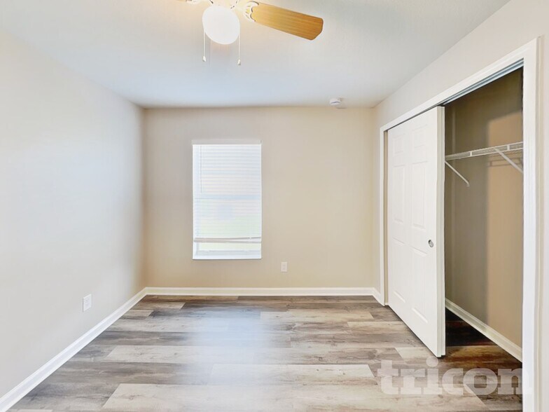 Building Photo - 5010 98th Ave E