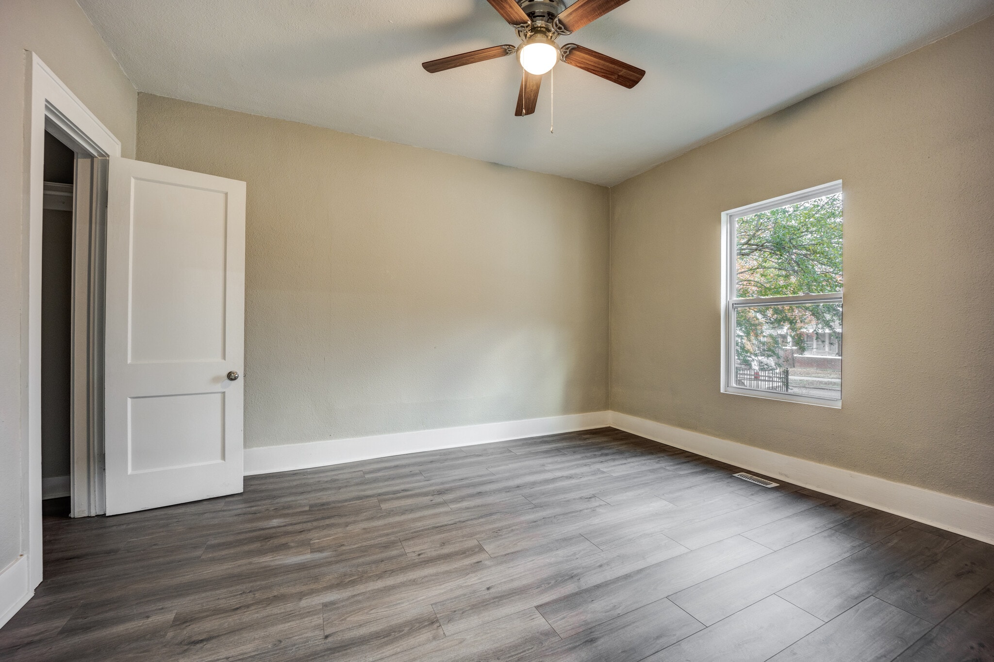 Building Photo - 922 S 23rd St