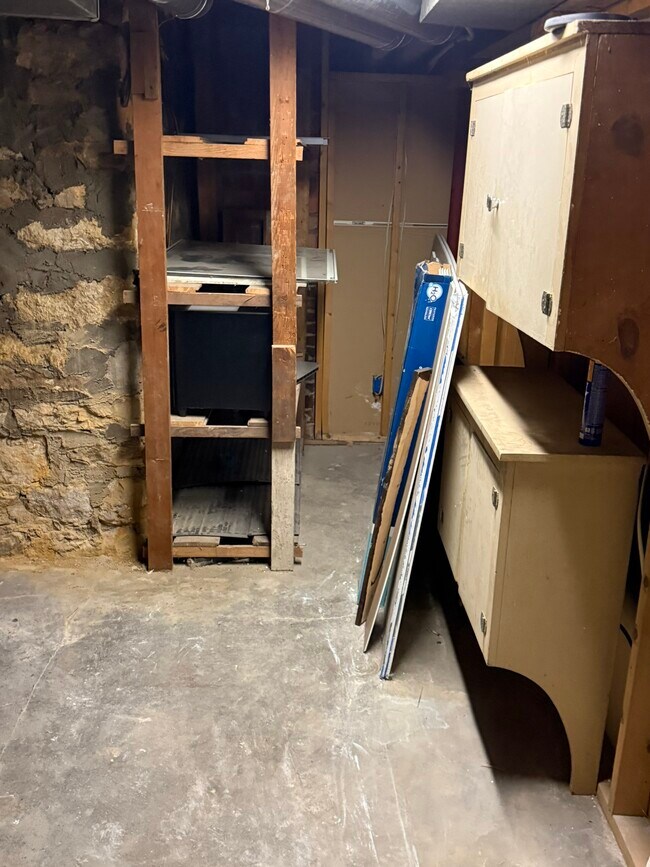 Building Photo - 1201 SW Garfield Ave