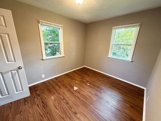 Building Photo - 908 N Gregory St