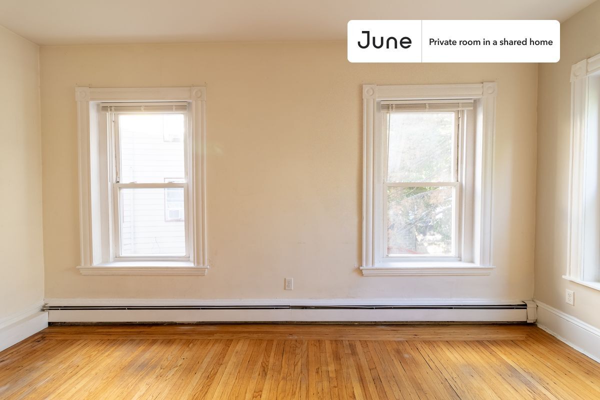 Building Photo - Room in Shared 4 bed/2 bath home