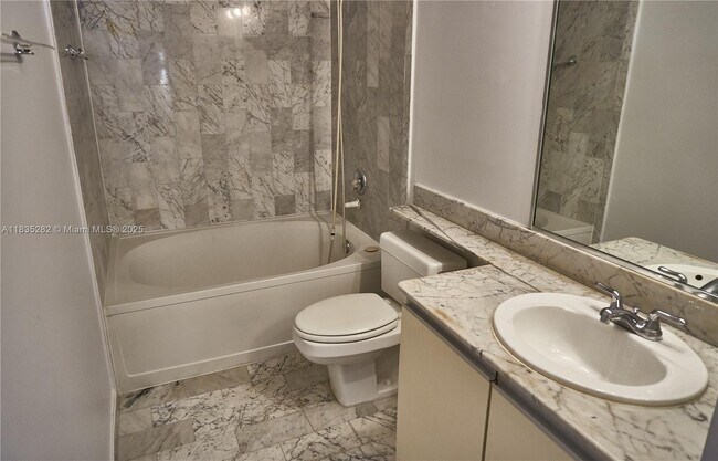 Building Photo - 10042 SW 77th Ct
