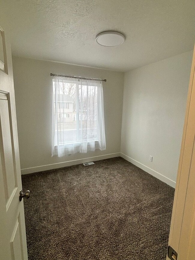 Building Photo - Immaculate Fully Remodeled Orem Home for Rent