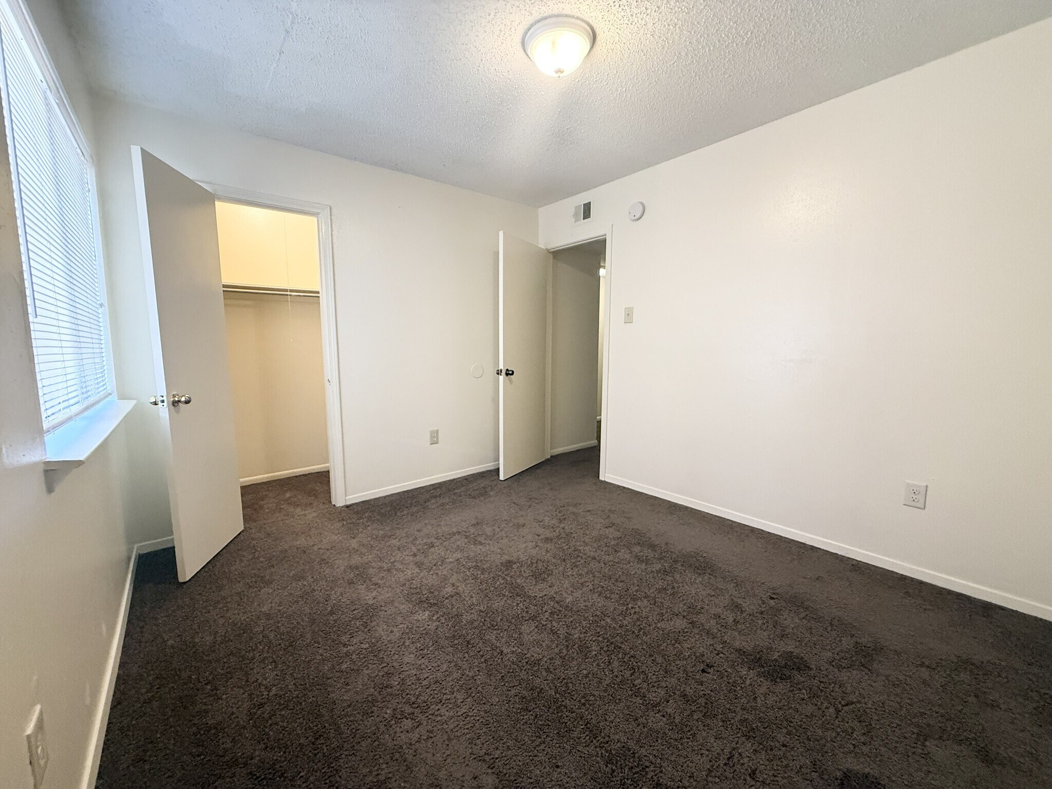 Building Photo - 1625 42nd St