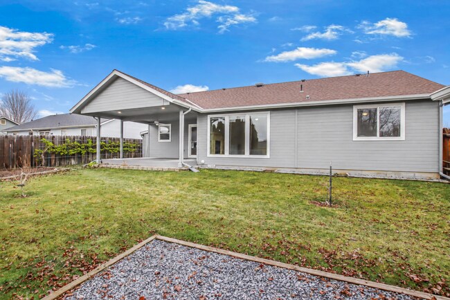 Building Photo - 4289 N Wellspring Ave