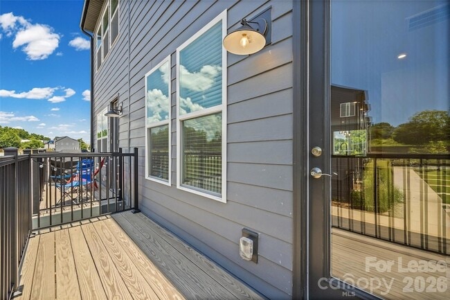 Building Photo - 5640 Kingspan Dr