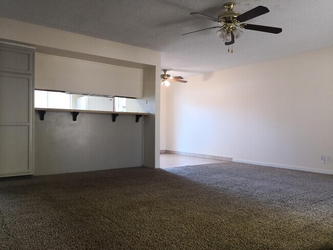 Building Photo - 1250 E Shaw Ave