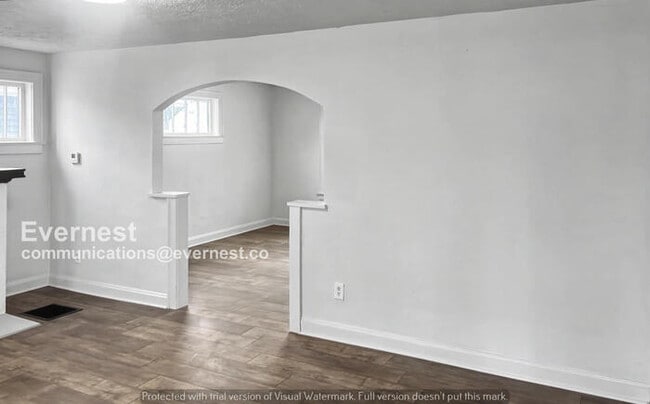 Building Photo - 2 Bed/1 Bath Home / Pet-Friendly / Vouchers Accepted / Available Now!