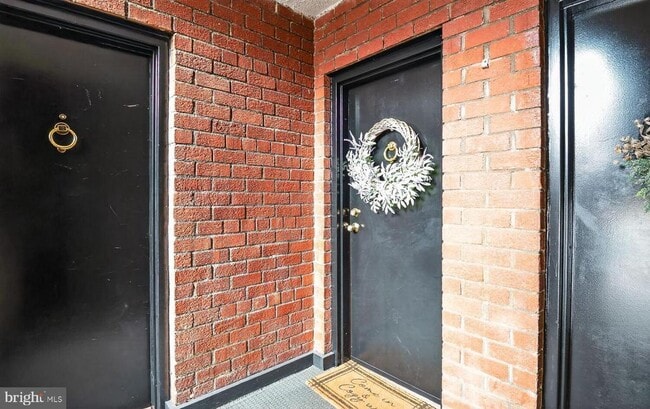 Building Photo - 236 W Taylor Run Pkwy