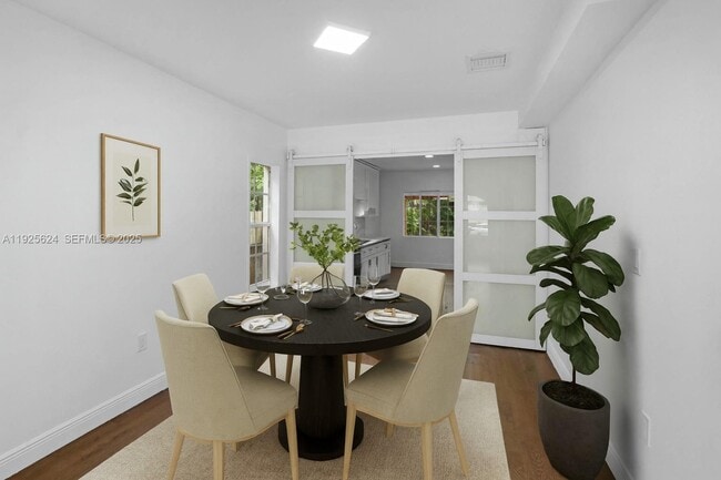 Building Photo - 832 Wallace St