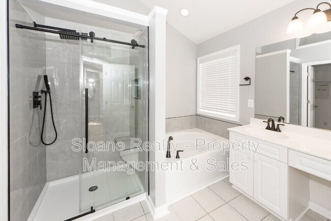 Building Photo - 112 Tanglewood Cir