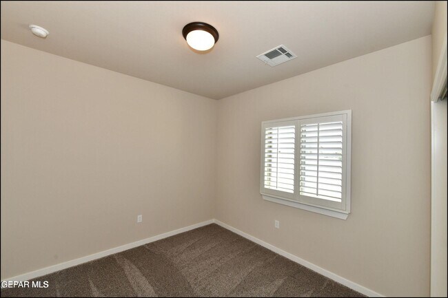 Building Photo - 975 Bicknor Pl