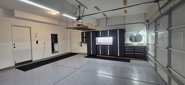 Building Photo - Pristine Chapman Heights Home on Golf Course!