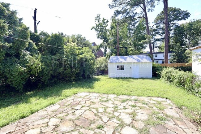 Building Photo - 904 Maple Ave