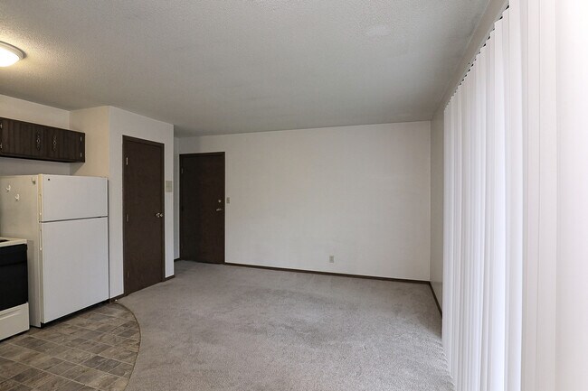 Building Photo - 2115 B St