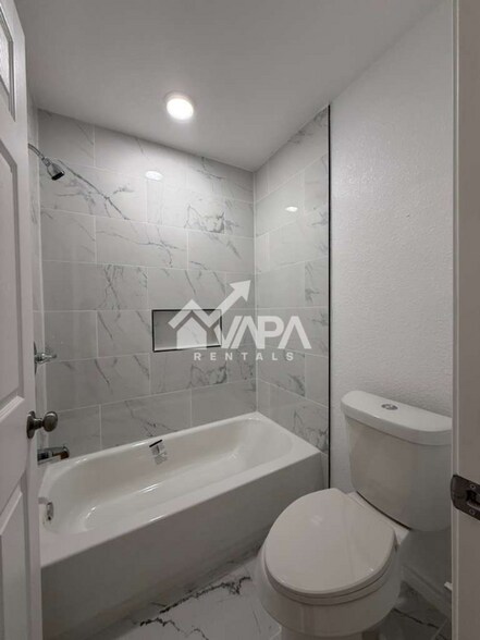 Building Photo - 8342 New World Dr