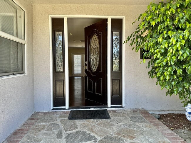 Building Photo - 6441 Baird Ave