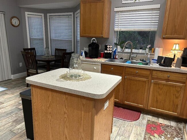 Building Photo - 15712 Cedar Elm Terrace