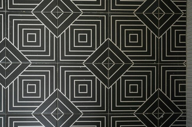 Building Photo - 7809 Woodrow Ave