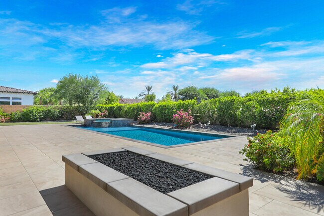 Building Photo - 81675-675 Thunder Gulch Way