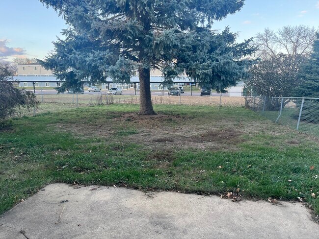 Fenced-in back yard - 5400 W 44th St