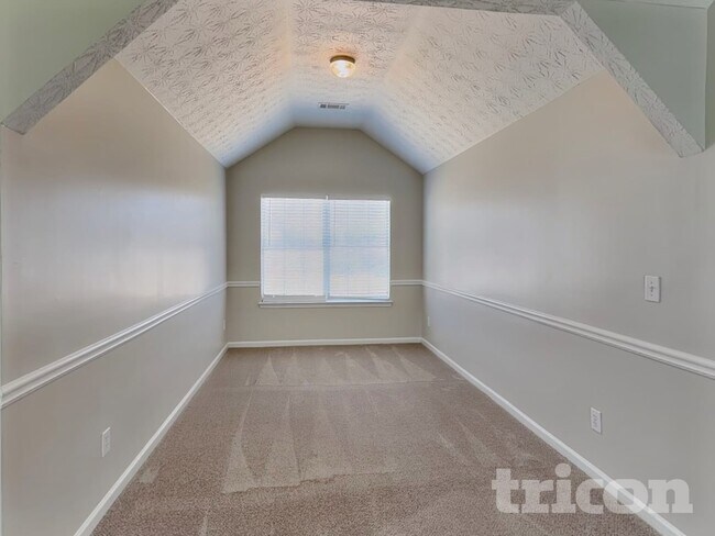 Building Photo - 1005 Ulster Ct