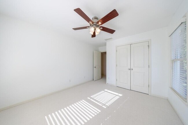 Building Photo - 970 Samples Ln NW
