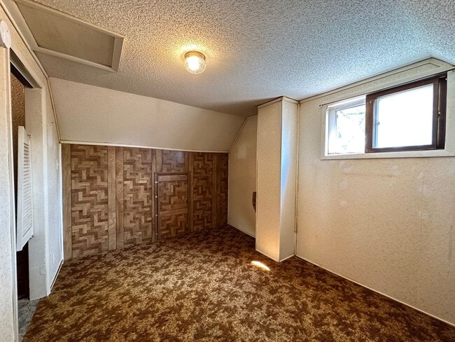 Building Photo - Available August 1st - 3 BED 1 BATH