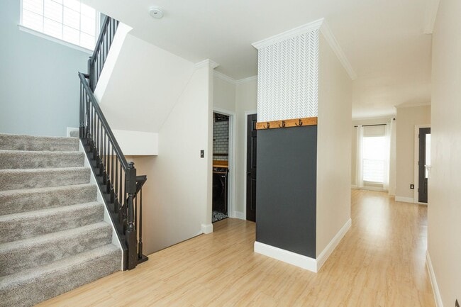 Building Photo - 4 bed, 2.5 bath Single Family Home in Char...