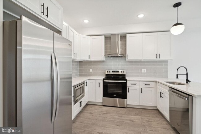 Building Photo - 5629 Warrington Ave