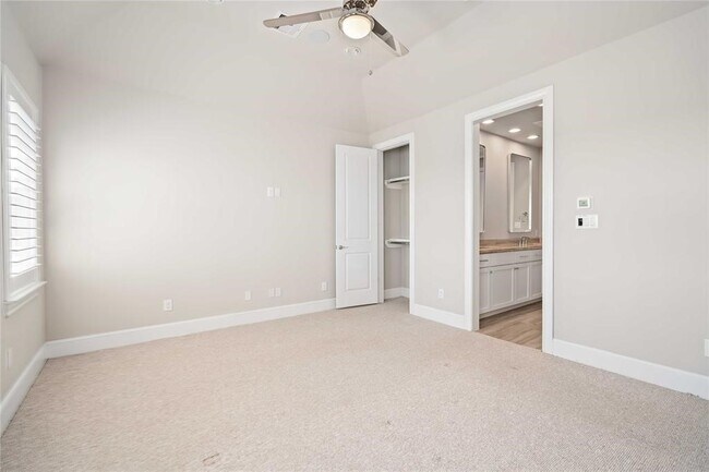 Building Photo - 9658 Knight Rd