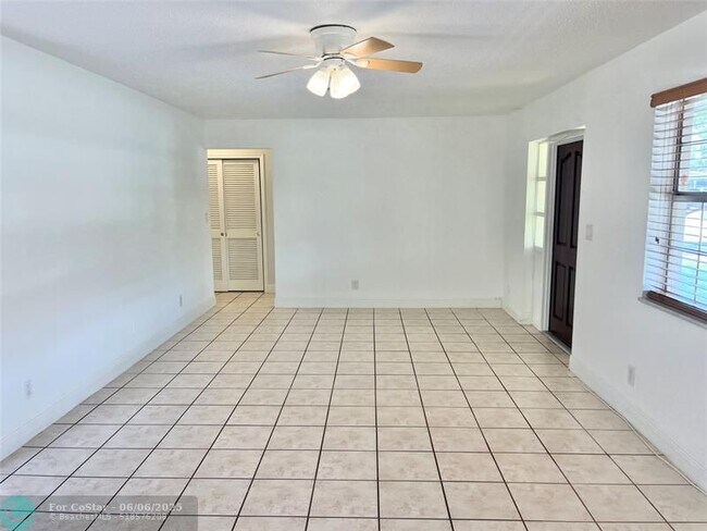 Building Photo - 2167 NE 56th Ct